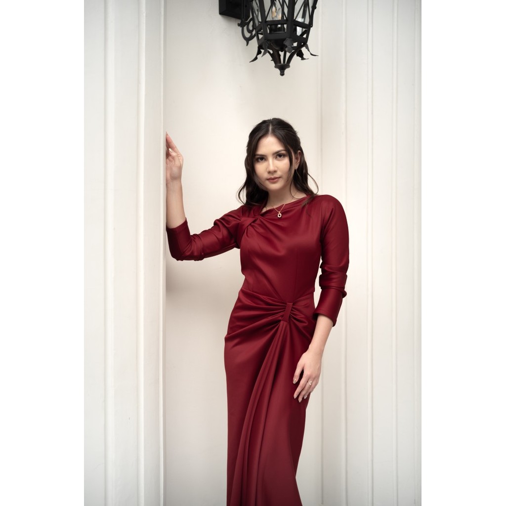 La Long Dress Maroon Atvezzo Dress