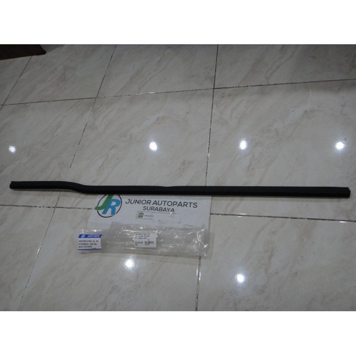 Pelipit Kaca Pintu Dalam Mitsubishi L300D/L038 SBM