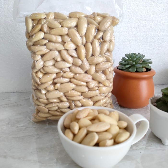 

EKSLUSIF Kacang Almond Utuh Mentah Tanpa Kulit ( Blanched Whole Almond ) - 250g