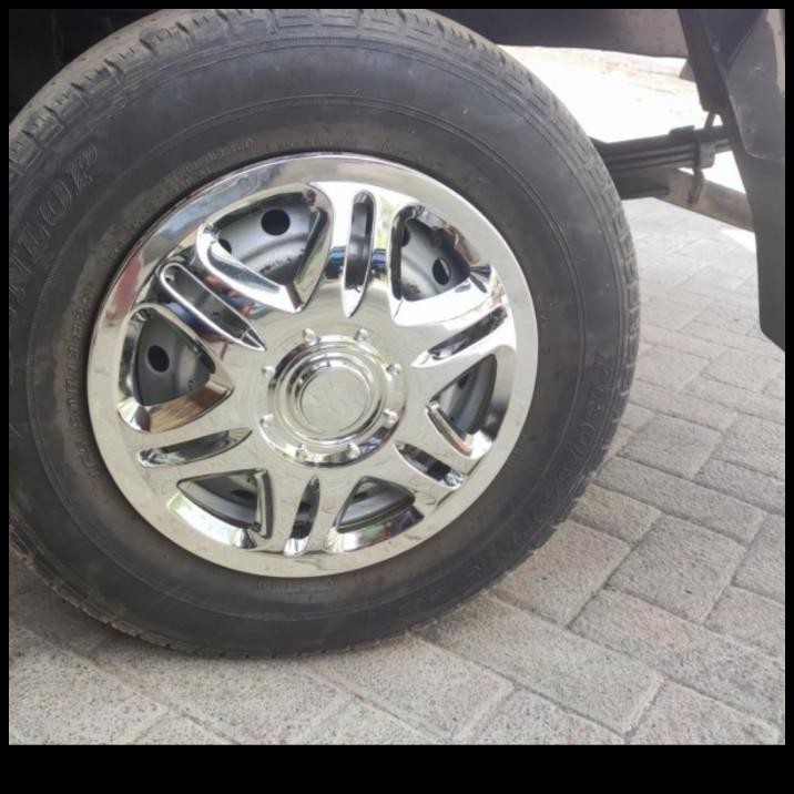 GRATIS ONGKIR DOP RODA VELG MOBIL CARRY FUTURA CHROME  !!