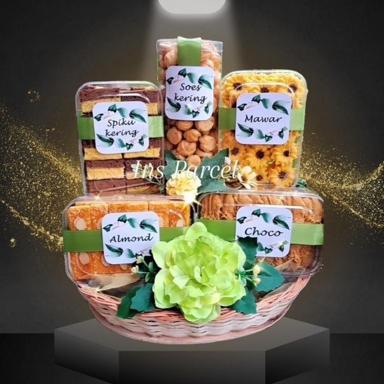 

PARCEL KUE KERING MALANG/ PARCEL NATAL MALANG / HAMPERS NATAL / CHRISTMAS / WEDDING / ULTAH