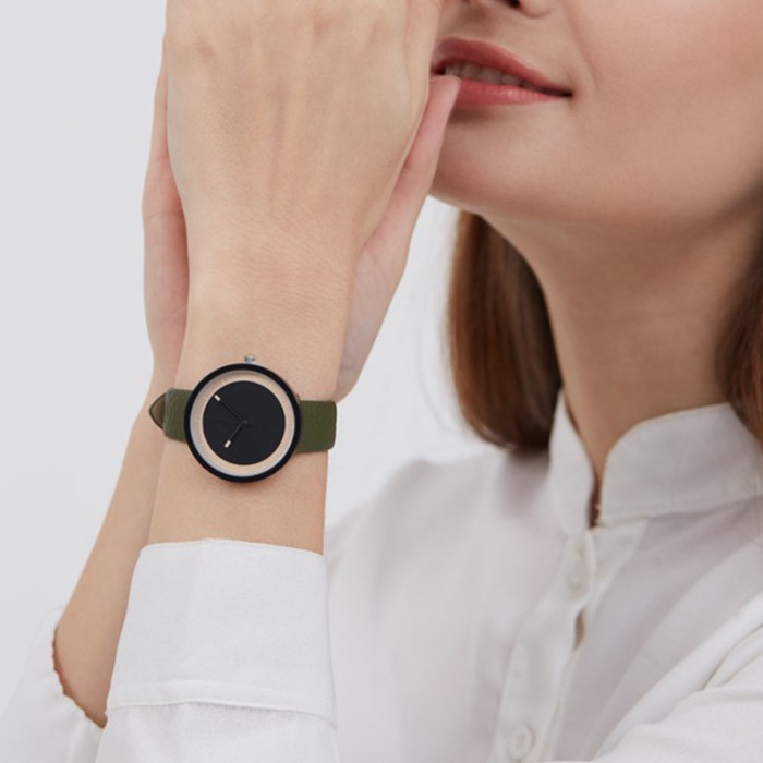 Berrybenka - Jam Tangan Kulit Wanita Bitha Janice Classic Watch