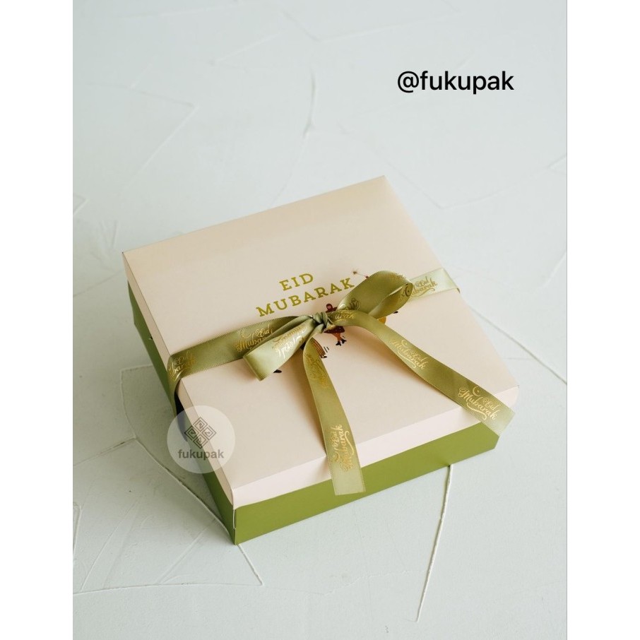 

Box Idul Fitri 20x20 (10pc) dus kue lebaran kotak hamper kuker tumpeng