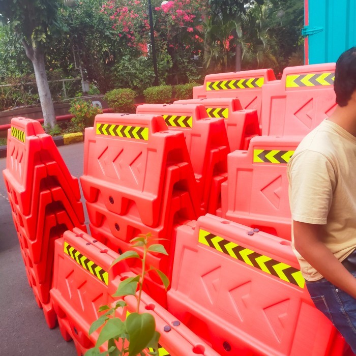 

NEW Road Barier Susun / Pembatas Jalan Toll 100% Kualitas Terbaik