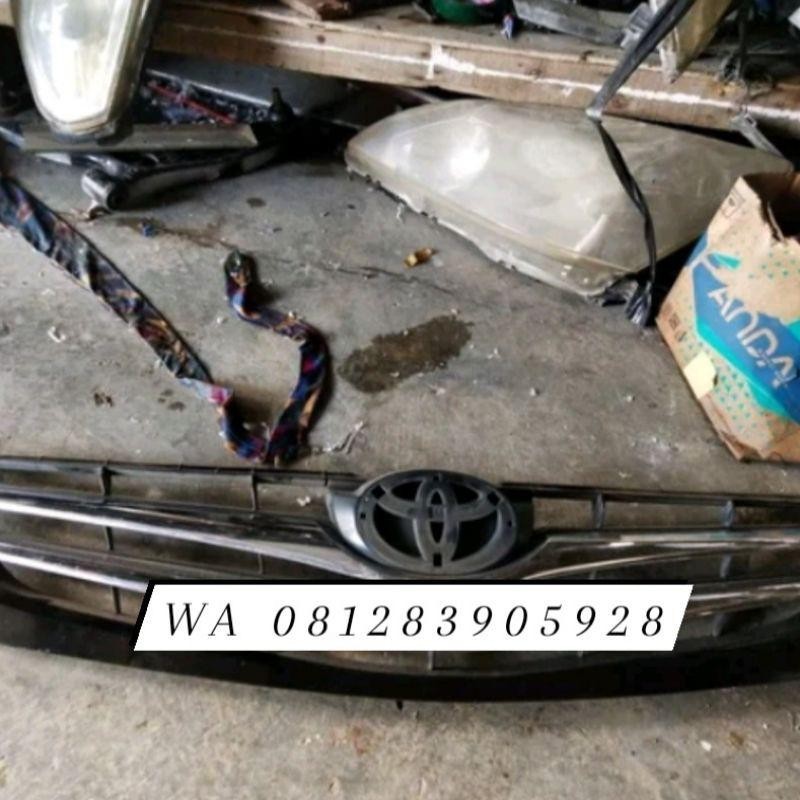 Grill Innova 2009 2010 2011 Original Toyota