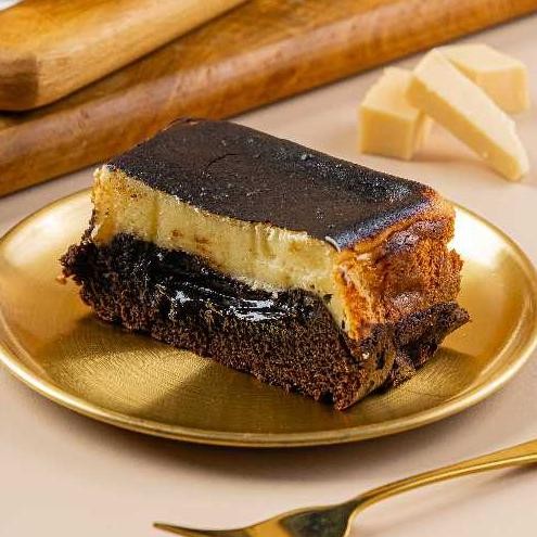 

CR - Burnt Cheese Cake X Brownies | Christmas Hampers | Hampers Natal TERLARIS
