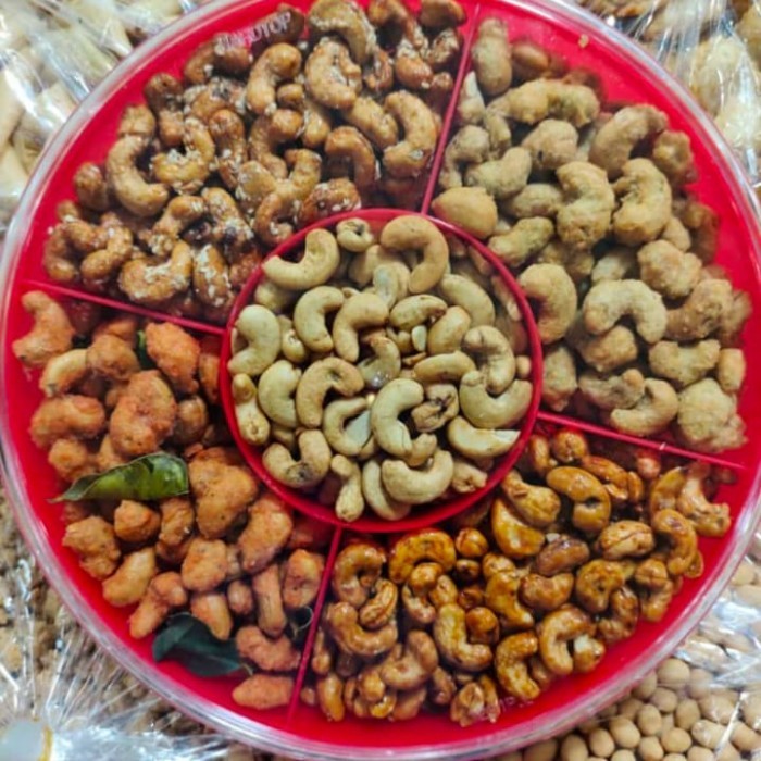 

Goofy - Kacang Mede Tray 5 Rasa