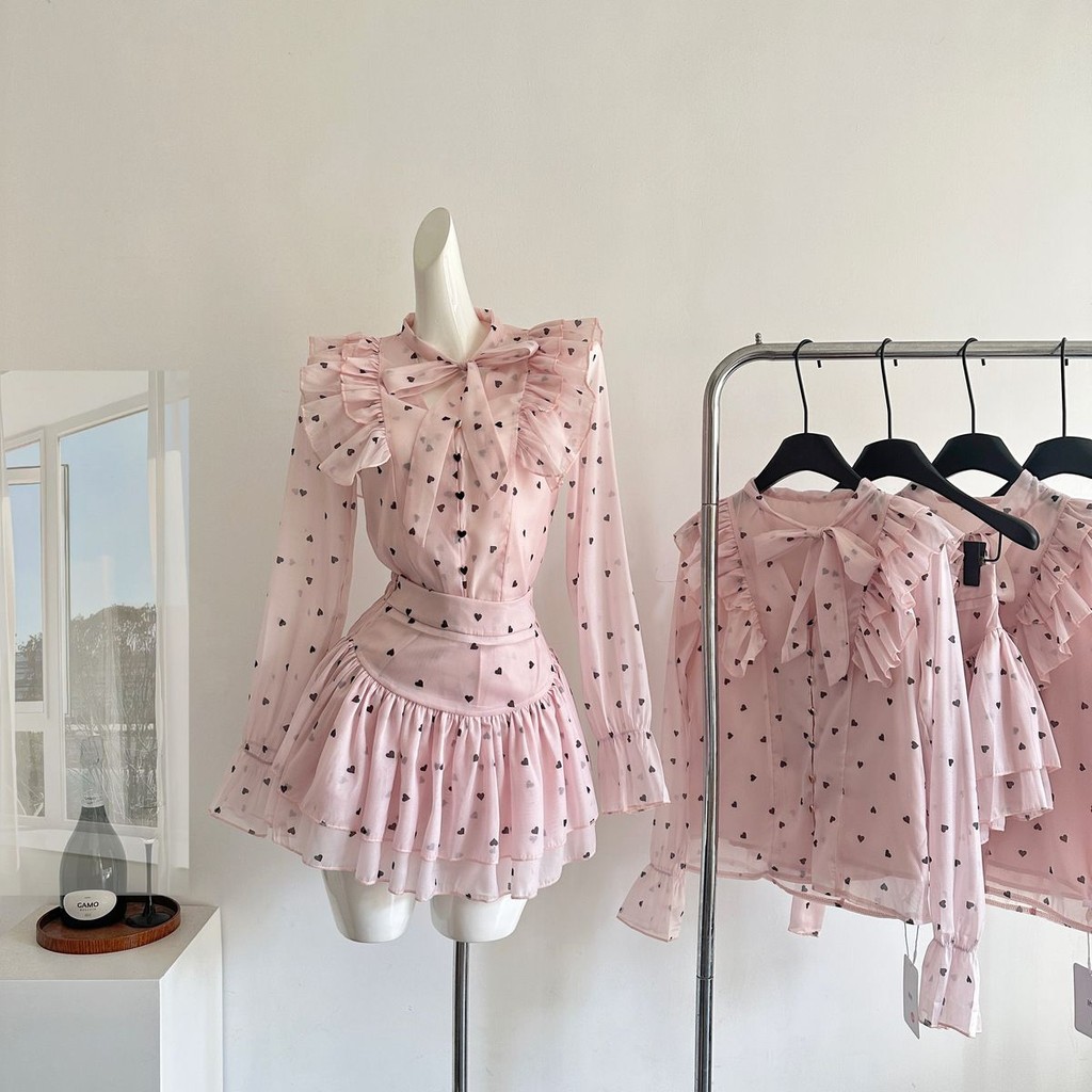 [Cream Winnie]Atasan polkadot Prancis merah muda + rok temperamen manis