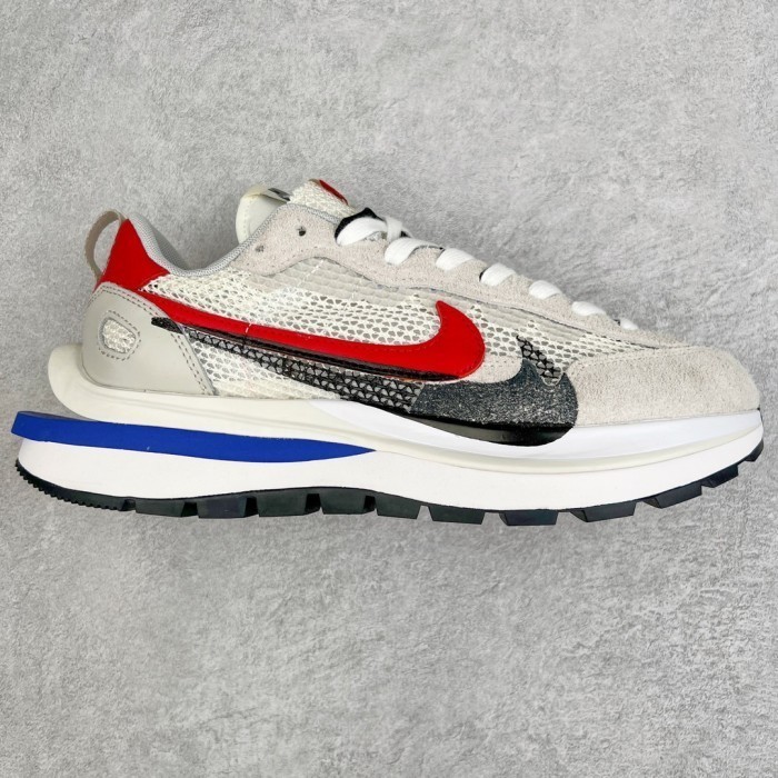 Nike Vaporwaffle sacai Sport Fuschia