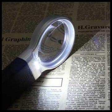 

BEST DEAL LUP KACA PEMBESAR LIPAT FOLDABLE MAGNIFYING GLASS WITH 2 LAMPU LED 63MM 3X !!!!!!