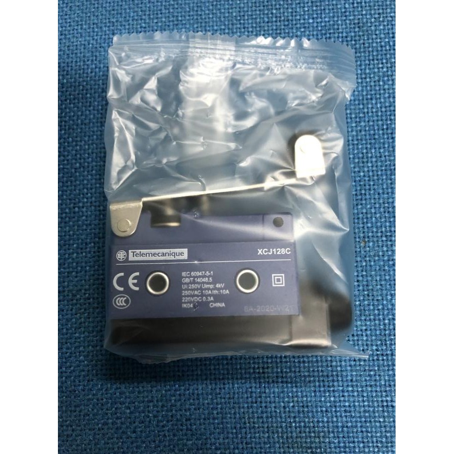 SCHNEIDER TELEMECANIQUE LIMIT SWITCH XCJ128