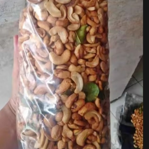 

EKSLUSIF kacang Mede patahan 1000 gr matang