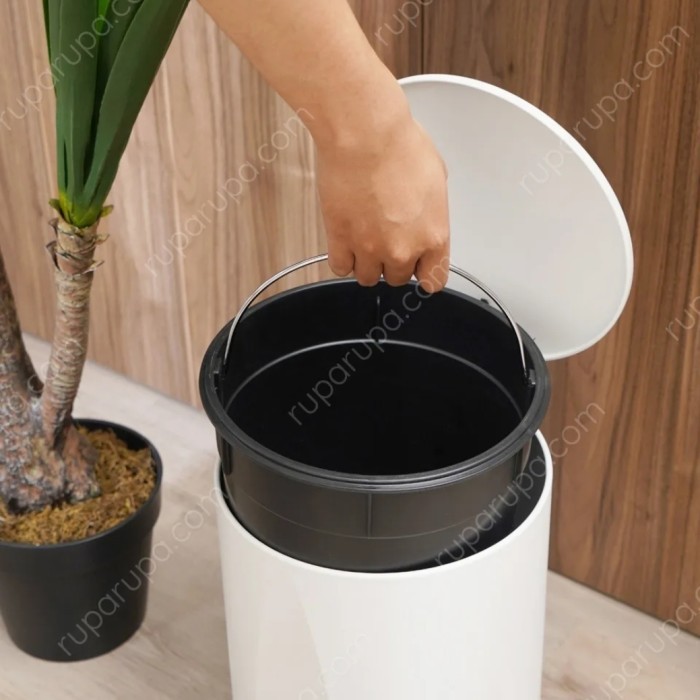 Informa Tempat Sampah Pedal 12 L Trash Bin