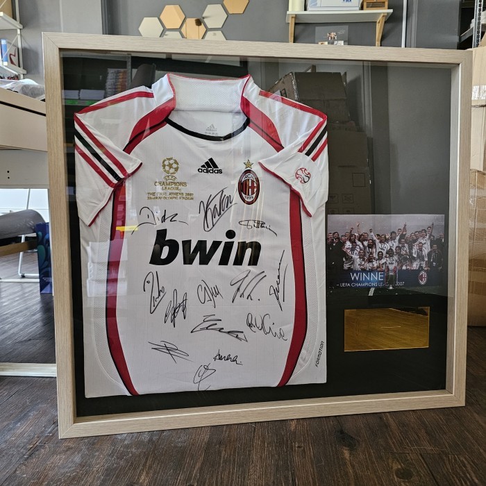 JERSEY AC MILAN AWAY CHAMPIONS LEAGUE WINNER 2007 PERSONALLY SIGNED BY FIRST TEAM PLAYER L