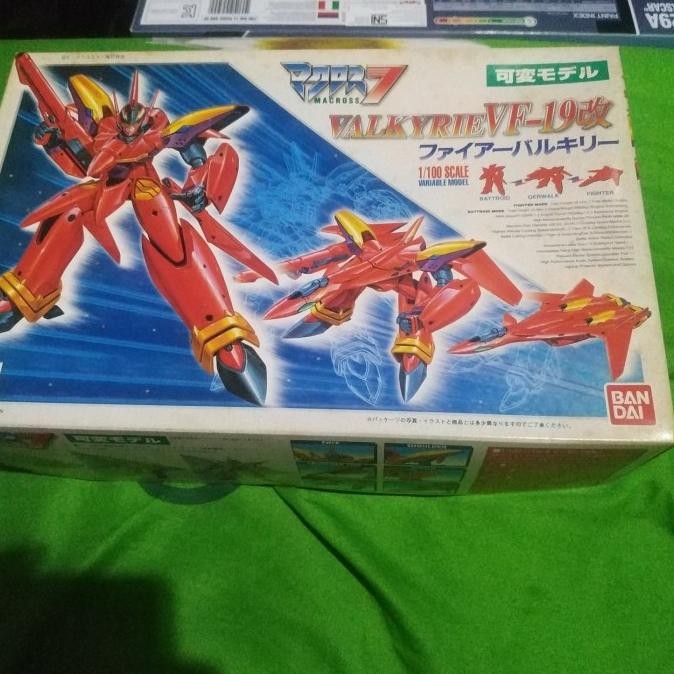 Tersedia Pesawat Macross Vf 19 1/100 Macross 7 Modelkit Very Rare