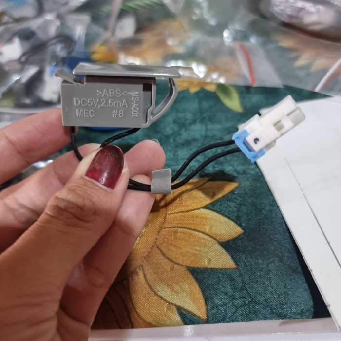 MAGNET SWITCH PINTU KULKAS LG 2 PINTU INVERTER ORIGINAL