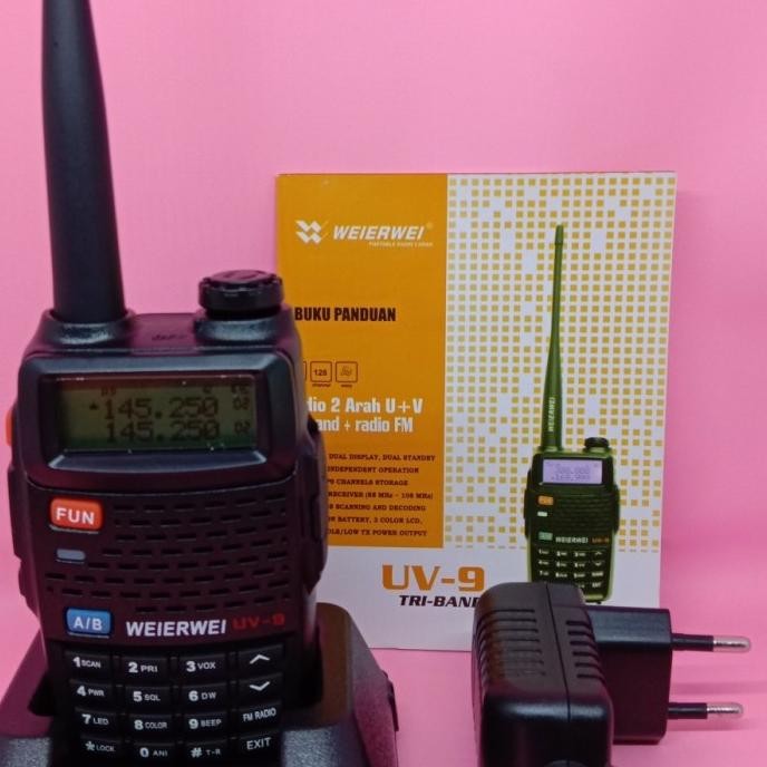 HT HANDY TALKIE WEIERWEI UV-9 TRI BAND