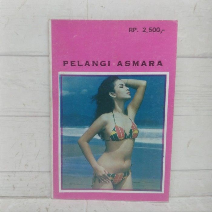 Enny Arrow Pelangi Asmara BUKU Langka