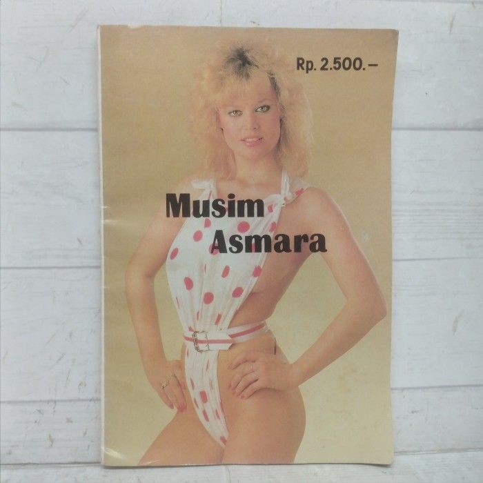 Enny Arrow Musim Asmara BUKU Langka