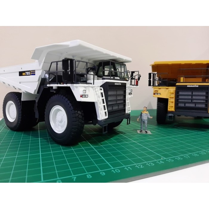 Hemat Miniatur Alat Berat Komatsu Dump Truck Hd785-7 Mining Version (1:50) Termurah