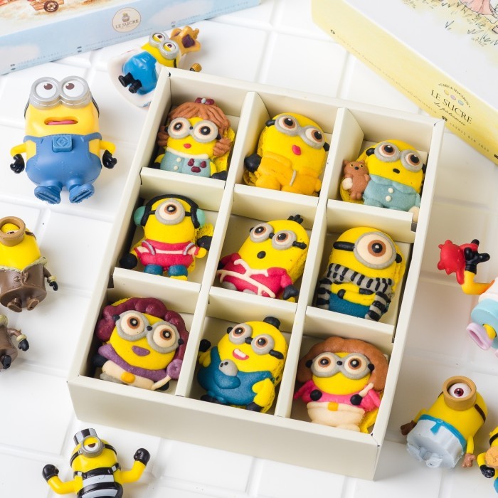 

Box of 9 minions