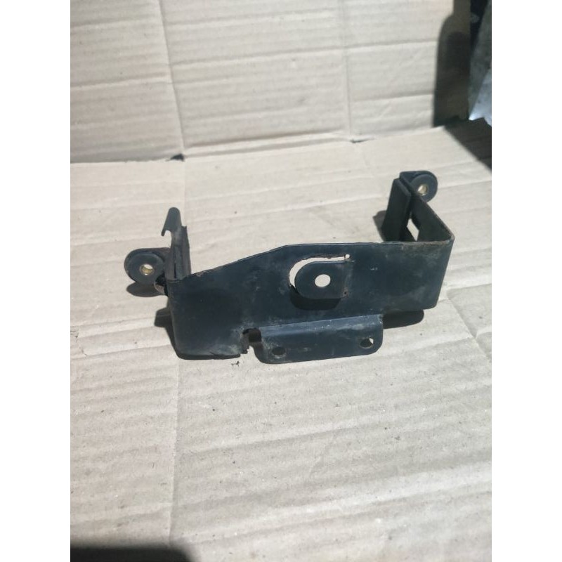 Pangkon plat dudukan aki thunder 125 original