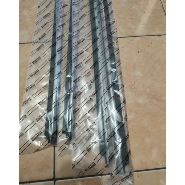 TERLENGKAP Pelipit Kaca Luar Vios Gen 2 Original Chome Set Spare Part Mobil