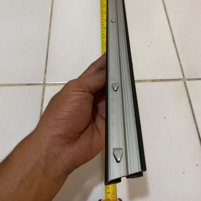 KARET LIST PELIPIT KACA BAGIAN DALAM MOBIL UNIVERSAL