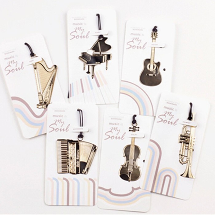 

Andra - 1Pc Pembatas Buku Bentuk Biola / Piano Bahan Metal Dengan Tali Lanyard