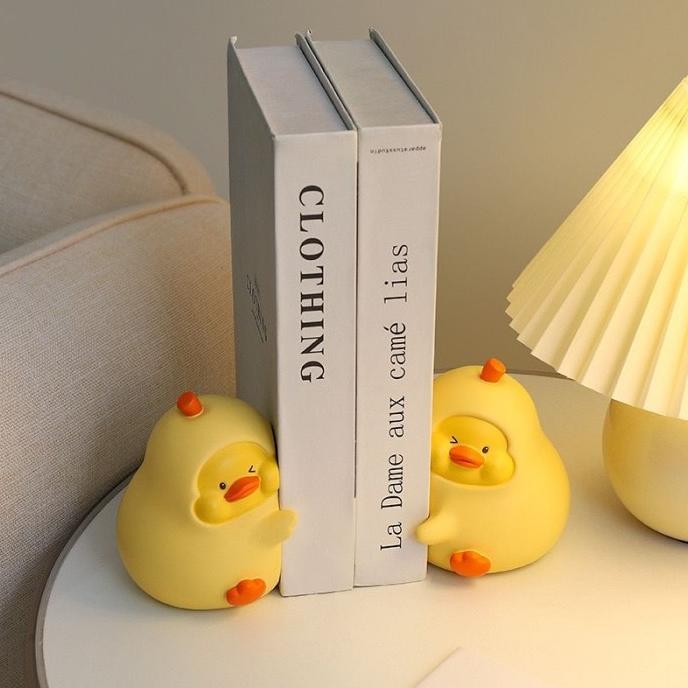 

TERBARU - Duck Book Stand / Sandaran Buku Pembatas Buku Book Standing Bebek Homedecor Pajangan Meja Kerja
