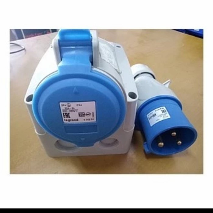 TERBARU Surface Mounting 3pin 32A Legrand