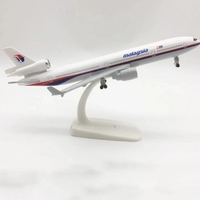 Miniatur Diecast Pesawat MD11 Malaysia 20 cm asa roda