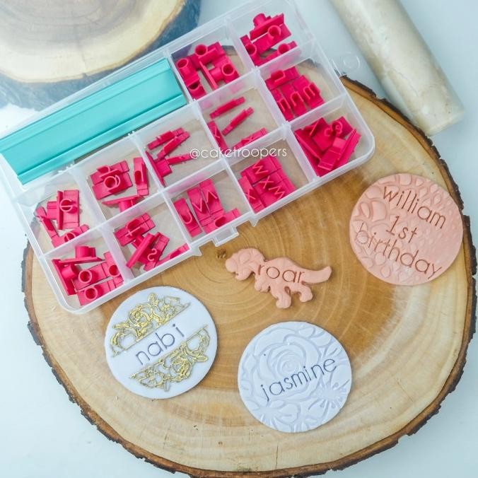 

BIG SALE GEORGE LETTERING SET FONDANT STAMP HURUF BESAR HURUF KECIL ANGKA KUE !!!!!