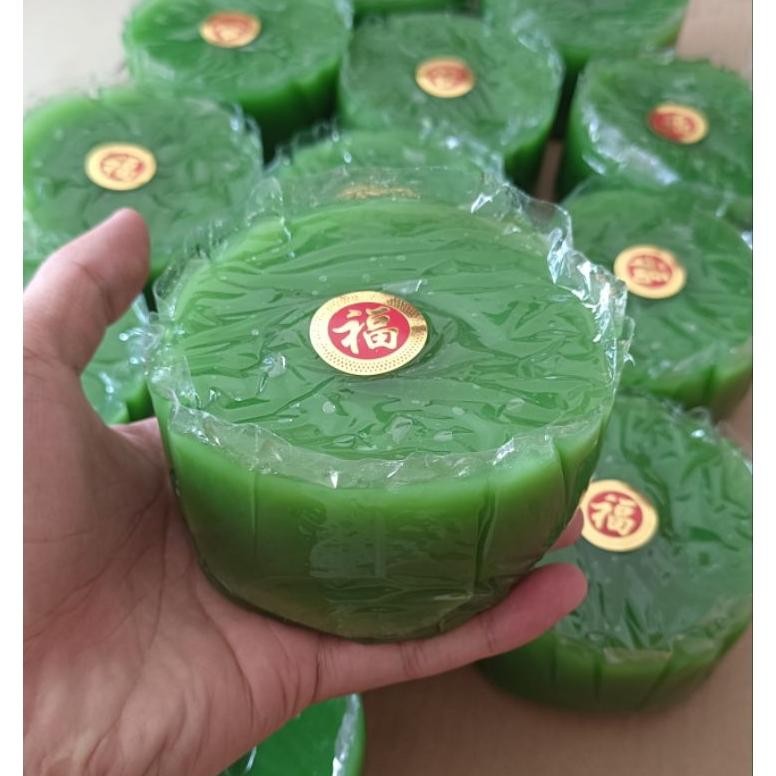 

Kue Keranjang 2 Rasa Original Dan Pandan Pakai Kotak Merah Halal