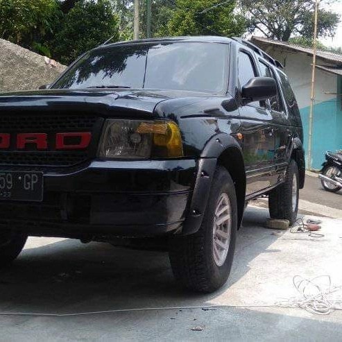 over Fender Ford everest 2004-2008
