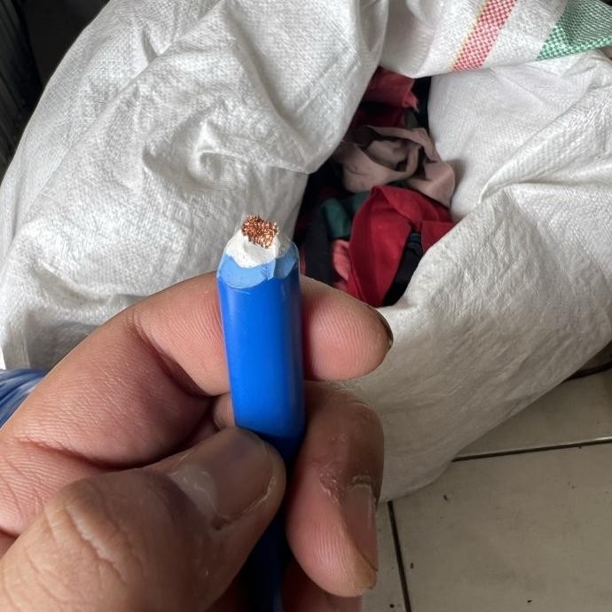 

KABEL LAS BIRU 25 MM FULL TEMBAGA / WELDING CABLE SERABUT FULL TEMBAGA SIAP KIRIM