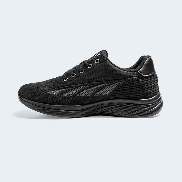 Athletica Official Shop - Val All Black Sepatu Running Sepatu Pria