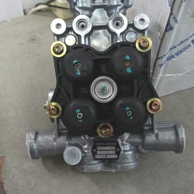 $+$+$+$+] Valve Assy  4 Jalur K014440 KNORR Bis Mercedes Benz
