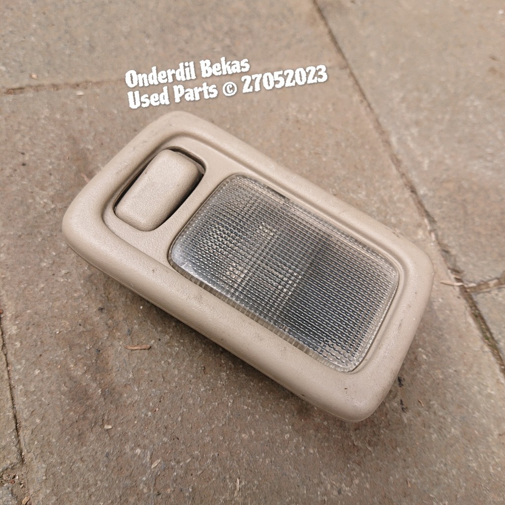 lampu kabin tengah nissan serena c24