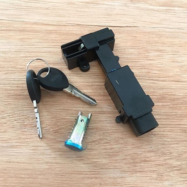 Produk Terbaik] Kunci Jok Pisah Vespa Exclusive