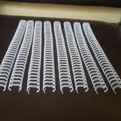 

Ring Jilid Kawat Nomor 14 Spiral 78 F4 26 Lubang Pitch 21 23mm 200lembar O Binding Wire