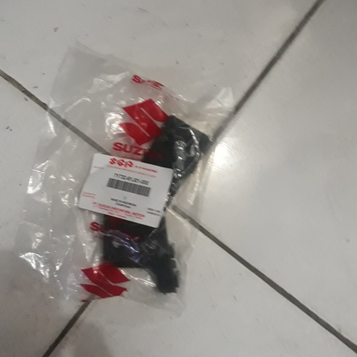 breket bemper depan apv
