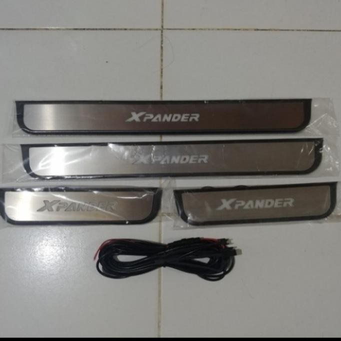 SILLPLATE SAMPING MITSUBISHI XPANDER LAMPU LED