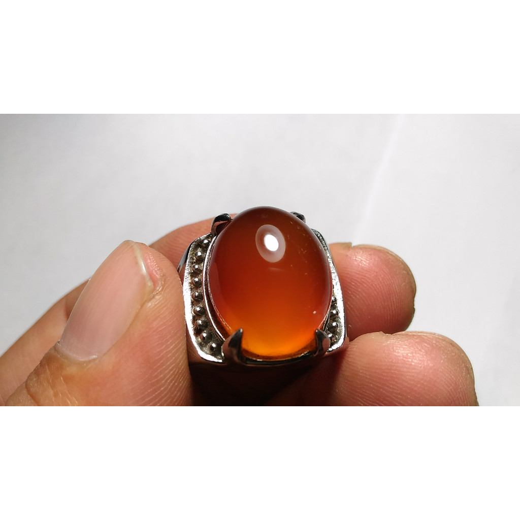 Natural Red Raflesia Top Kristal Clean Gradasi Warna Maskulin dan Elegan