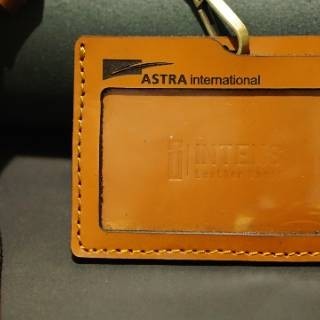 

Intens.id Id card holder Kulit Landscape Gantungan Id card Landscape
