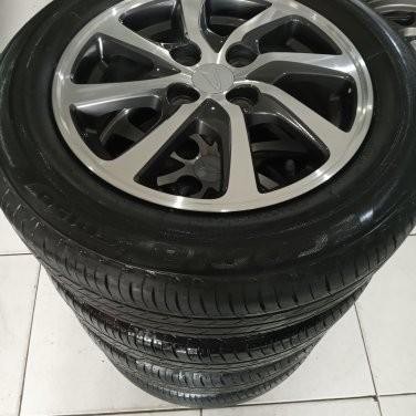 Velg Mobil Second Daihatsu Sigra Ring 14 Ban Bridgestone 175 65 R14