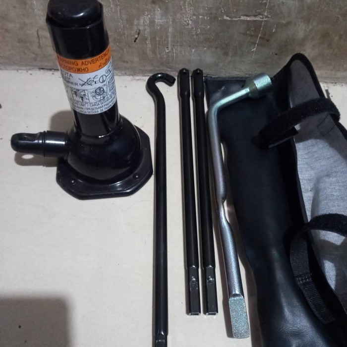 DONGKRAK MOBIL.HILUX.FORTUNER.ORI