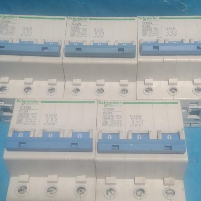 MCB SCHNEIDER 25A 3P 3PHASE MILIK PLN ORIGINAL