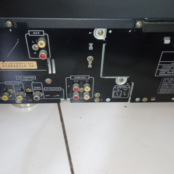 LASERDISK LASER DISK LD PIONEER CLD 1750K KOLEKSI SEKEN