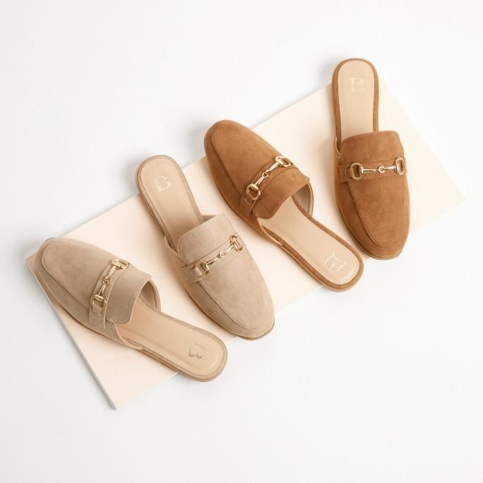 Berrybenka - Sepatu Flat Shoes Wanita Sophie Fellice Emblished Mules TA